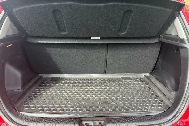 Kia Venga 2 Red #18