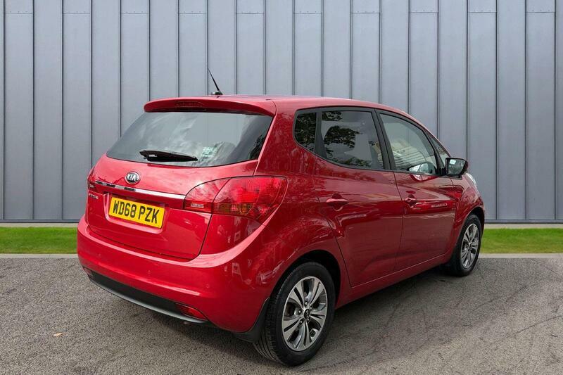Kia Venga 2 Red #8