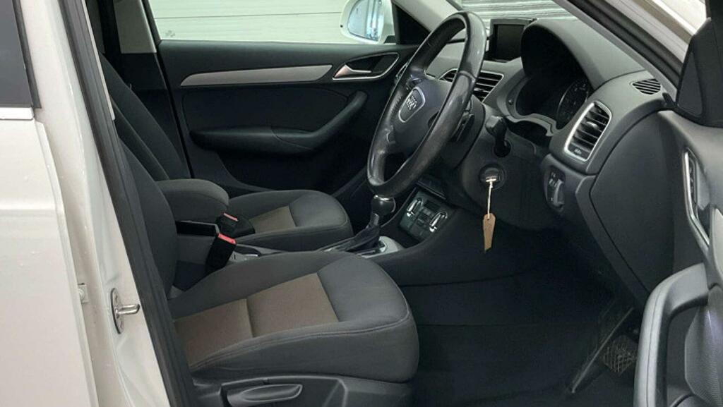 Audi Q3 Se White #5