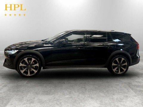 Volvo V60 2021 21 2.0 Black #4