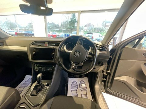 Volkswagen Tiguan 2020 70 1.5 KM70WLN Grey #3