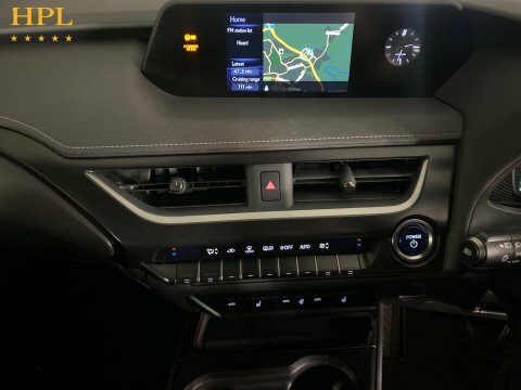 Lexus UX Green #17