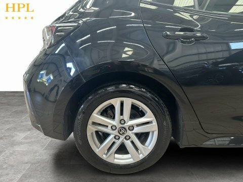 Toyota Corolla Hatchback White #10
