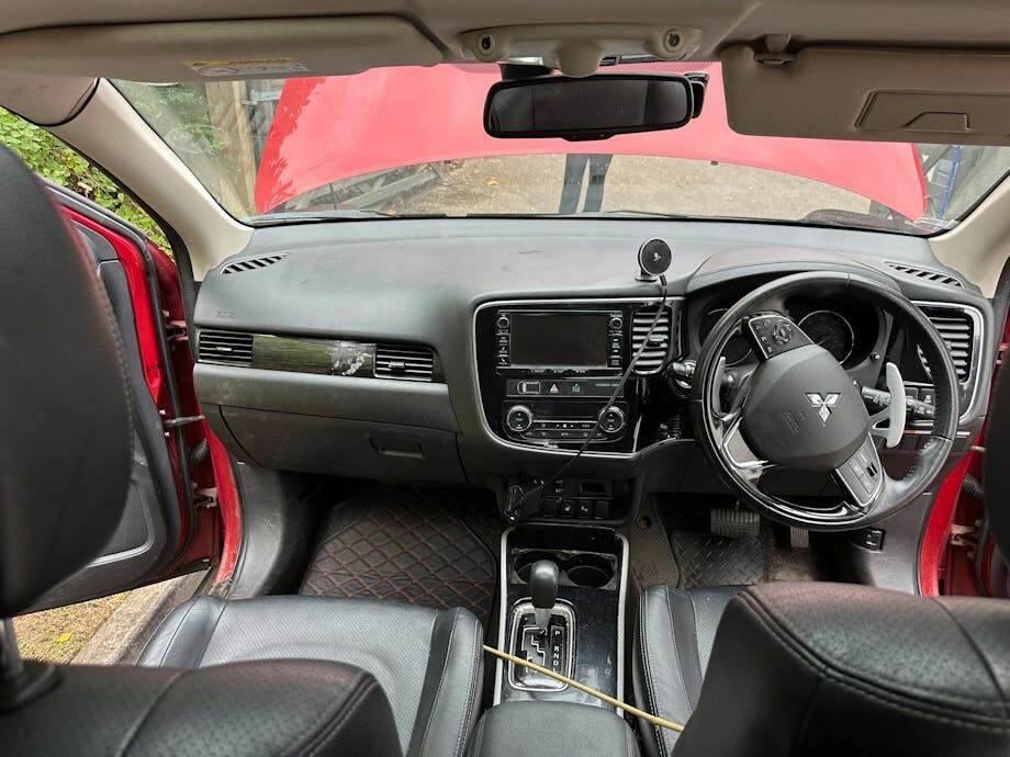 Mitsubishi Outlander 2.2 Di-d 4 Red #5