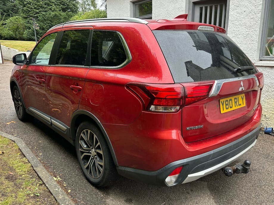 Mitsubishi Outlander 2.2 Di-d 4 Red #4