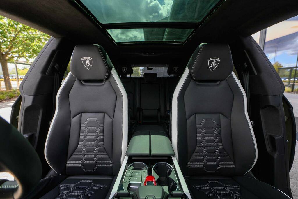 Lamborghini Urus Suv #5