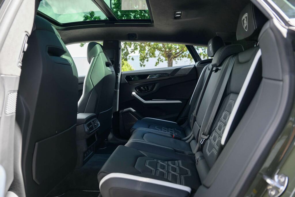 Lamborghini Urus Suv #6