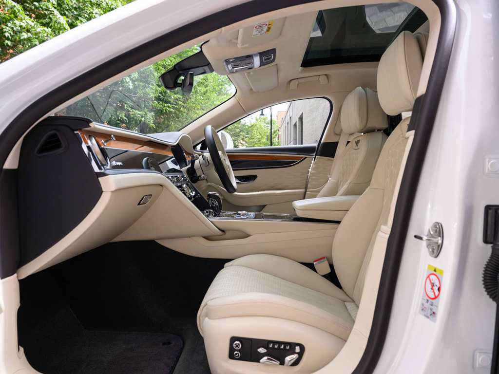 Bentley Flying Spur Saloon  #2