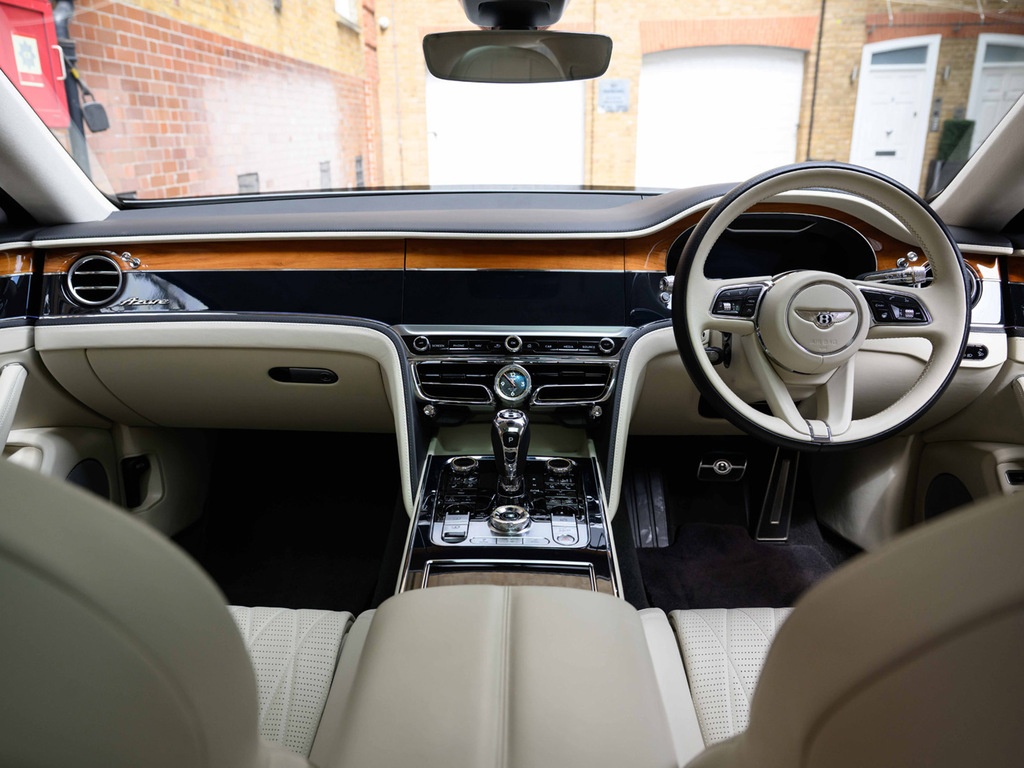 Bentley Flying Spur Saloon  #4