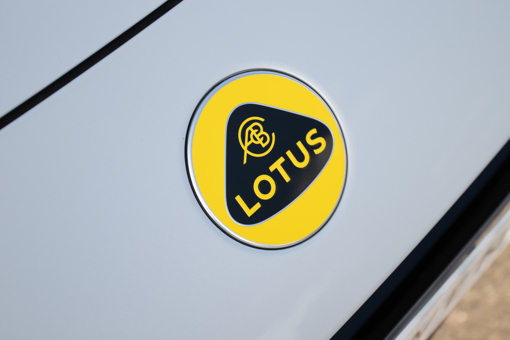 Lotus Emeya R White #7
