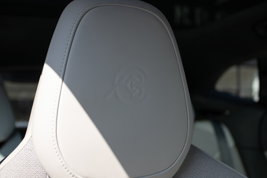 Lotus Eletre Base Black #22