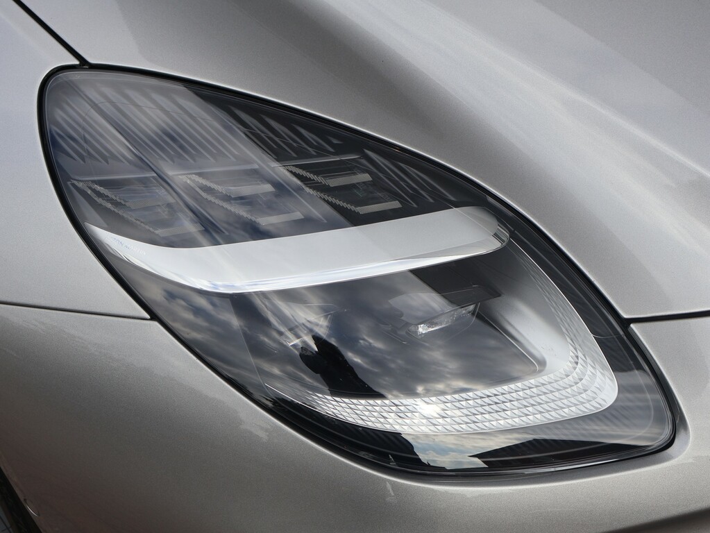 Aston Martin Vantage Zf 8 Speed Grey #15