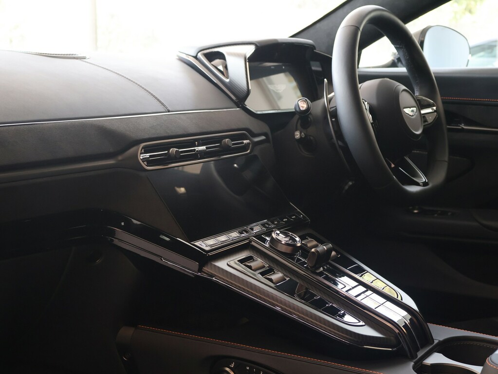 Aston Martin Vantage Coupe #5
