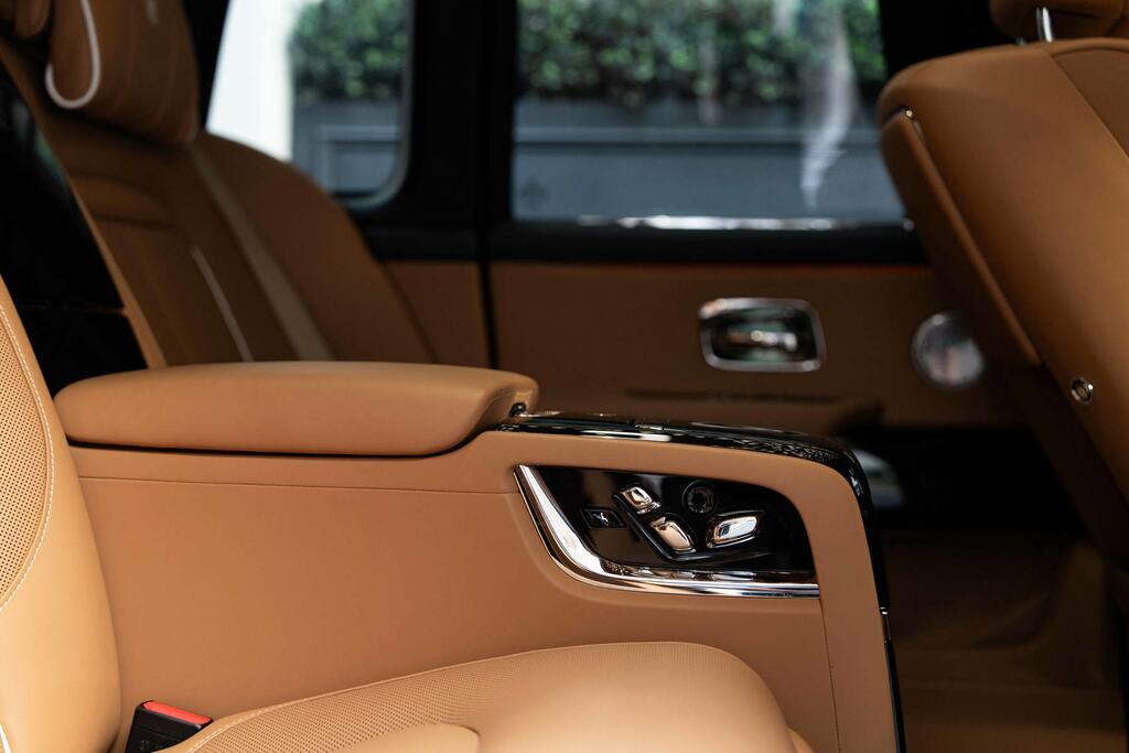 Rolls-Royce Cullinan 5dr Auto Grey #57