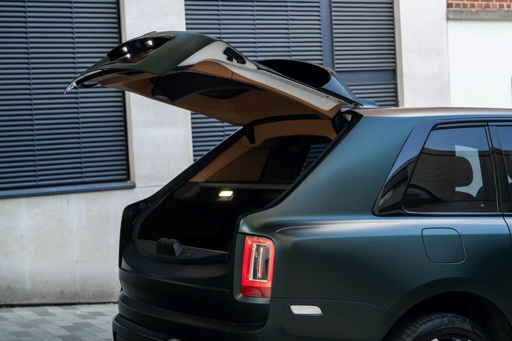 Rolls-Royce Cullinan 5dr Auto Grey #71