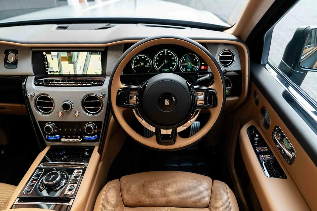 Rolls-Royce Cullinan 5dr Auto Grey #9