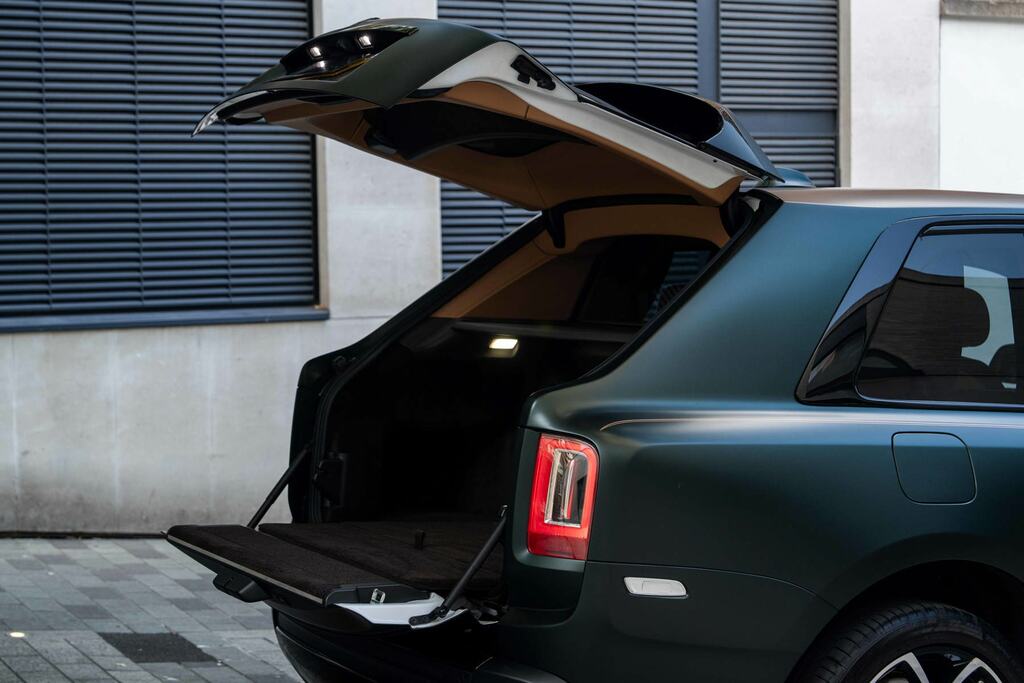 Rolls-Royce Cullinan 5dr Auto Grey #72