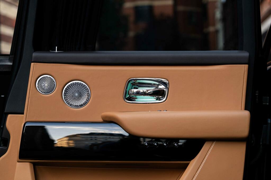 Rolls-Royce Cullinan 5dr Auto Grey #67