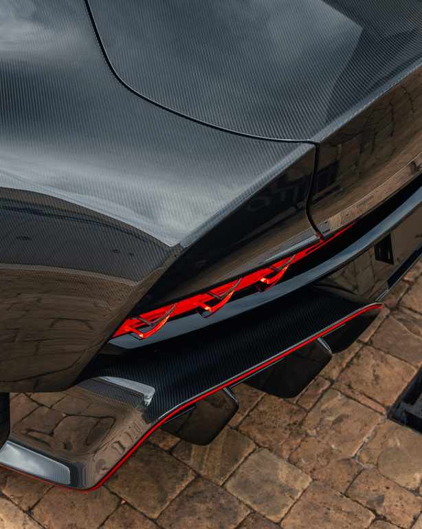 Aston Martin Volante Black #26