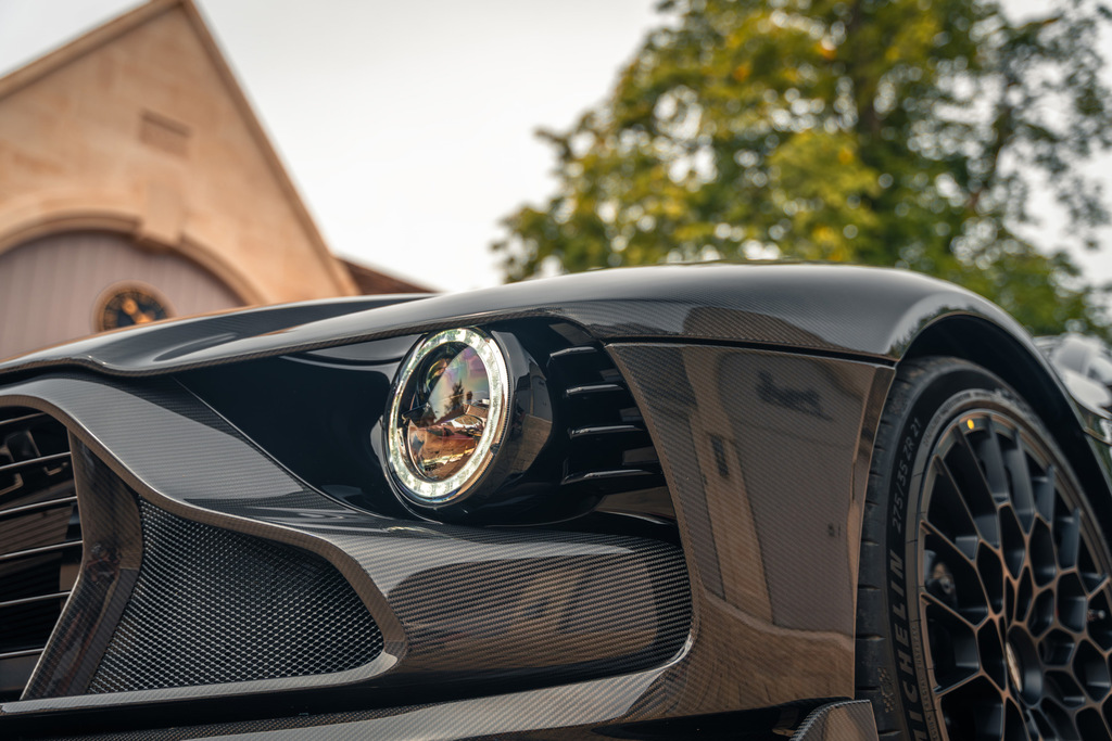 Aston Martin Volante Black #9
