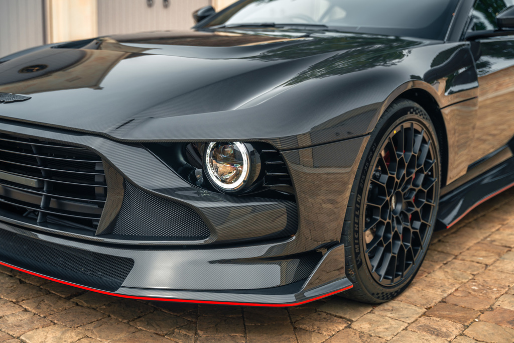 Aston Martin Volante Black #8