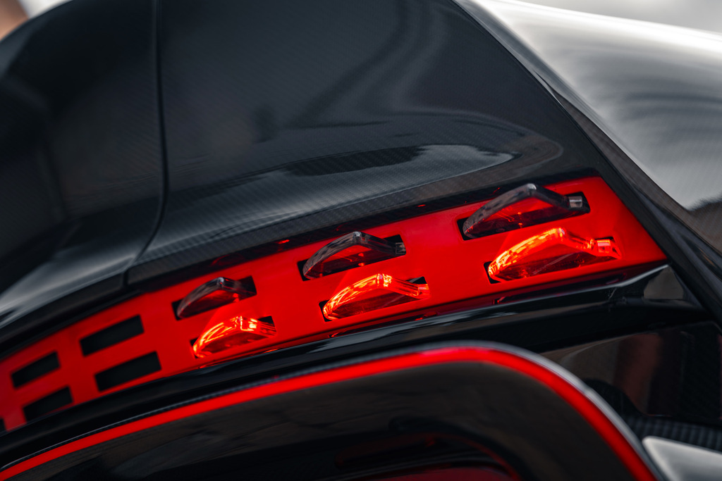 Aston Martin Volante Black #25