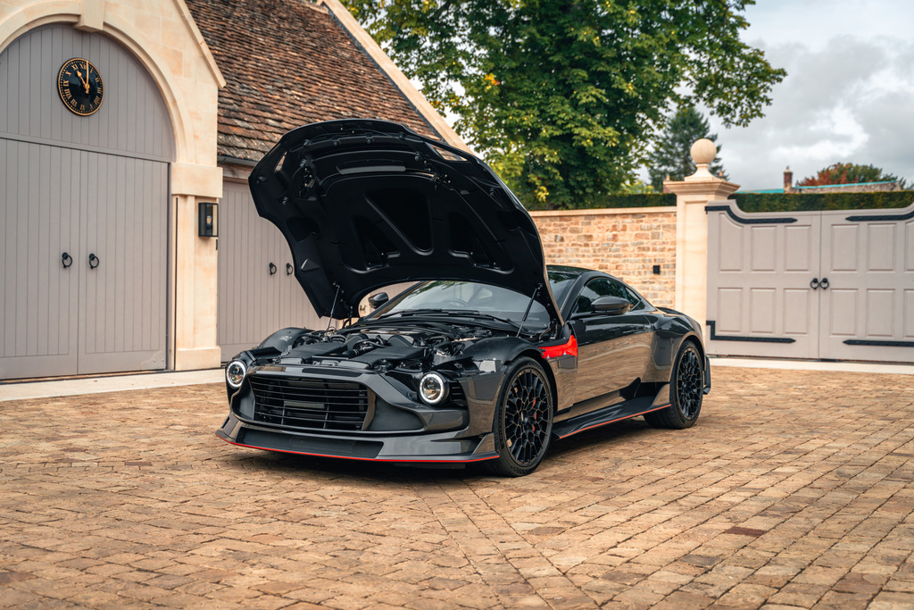 Aston Martin Volante Black #20