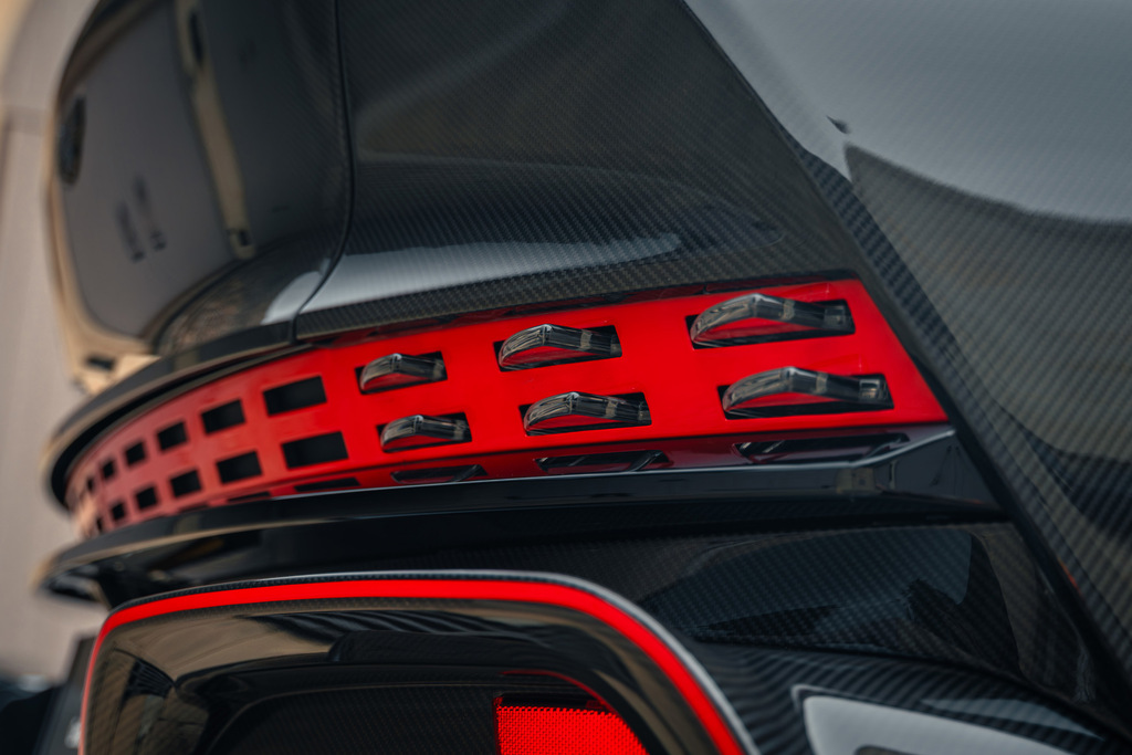 Aston Martin Volante Black #11