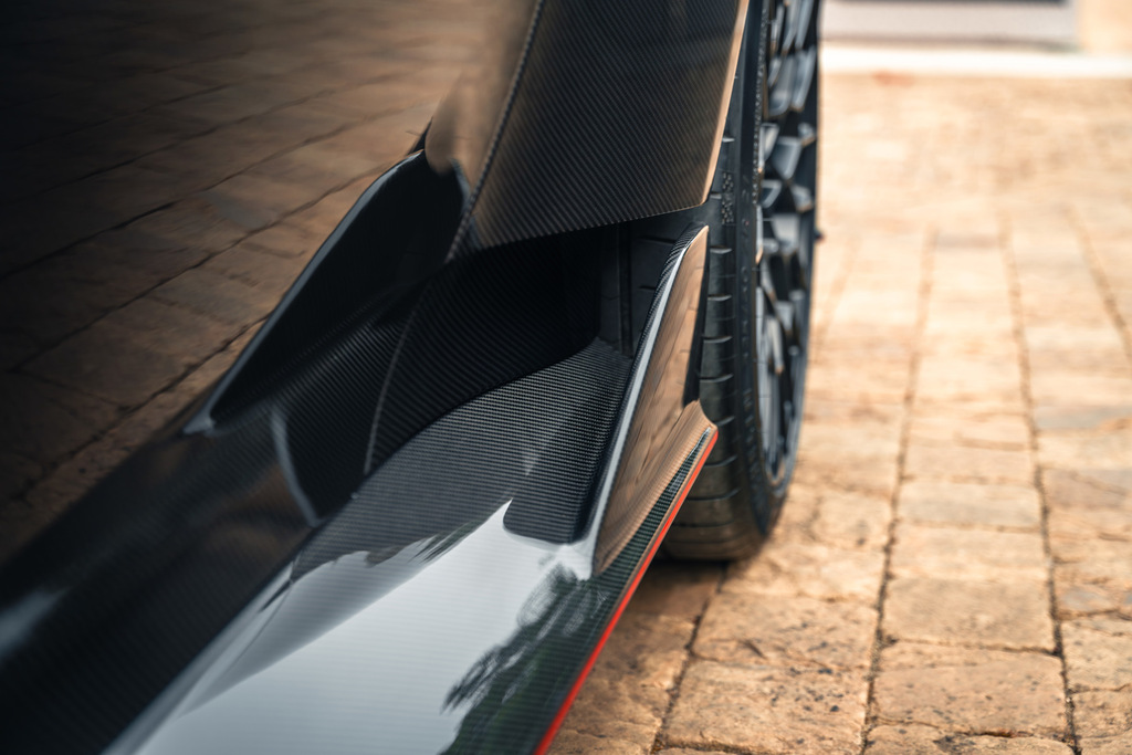 Aston Martin Volante Black #13