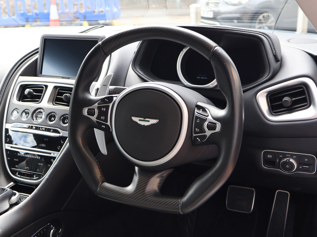 Aston Martin DB11 Coupe #4