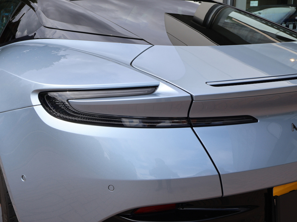 Aston Martin DB11 V8 Red #32