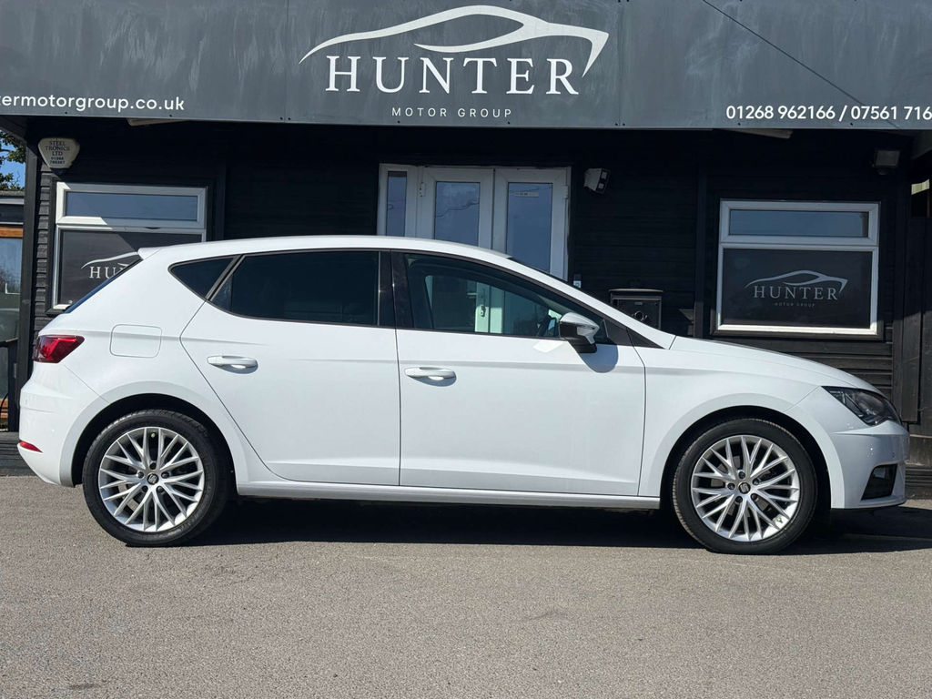 Seat Leon Se Dynamic Tsi YH68HYV White #6