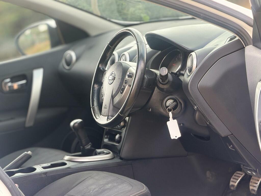 Nissan Qashqai+2 Hatchback Grey #12