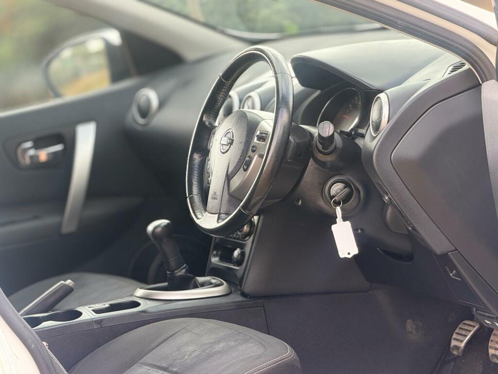 Nissan Qashqai+2 Hatchback Grey #24