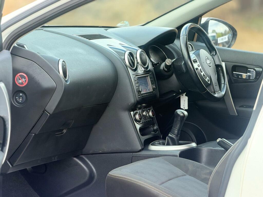 Nissan Qashqai+2 Hatchback Grey #10