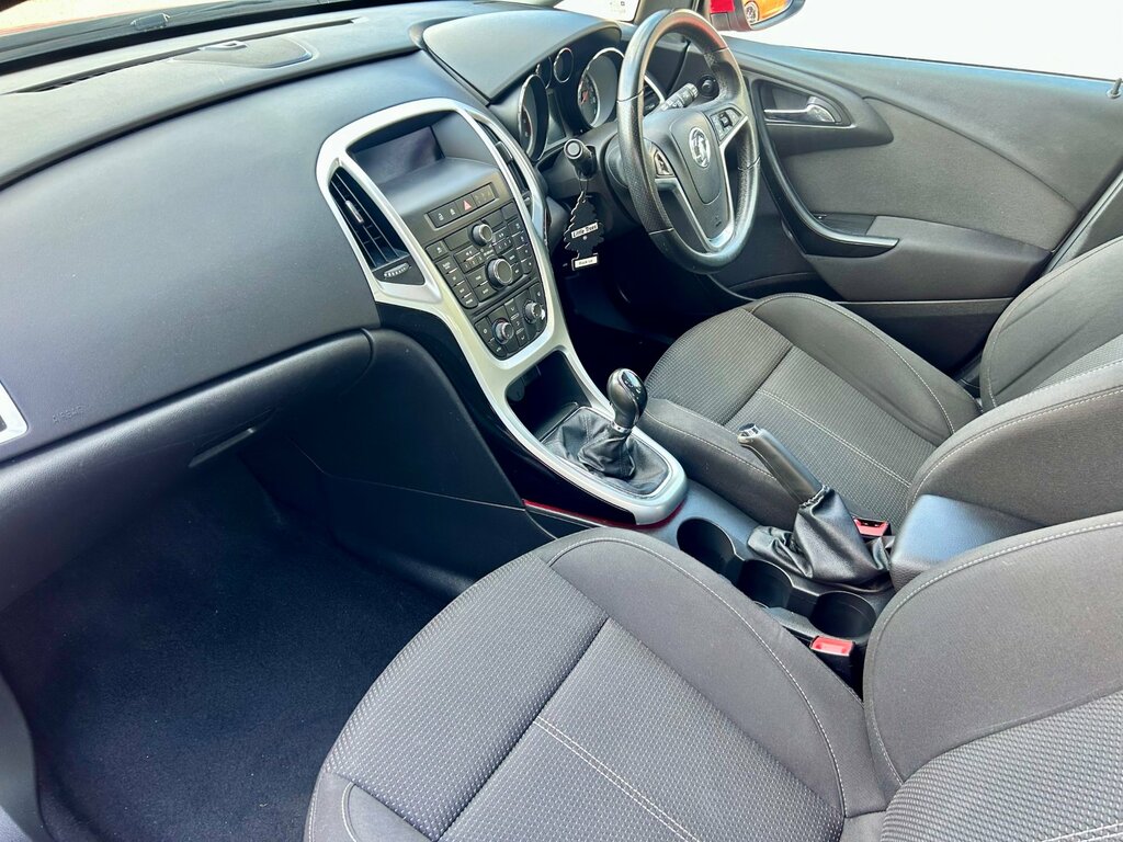 Vauxhall Astra 1.4I Sri Hatchback Euro 6 100 P Red