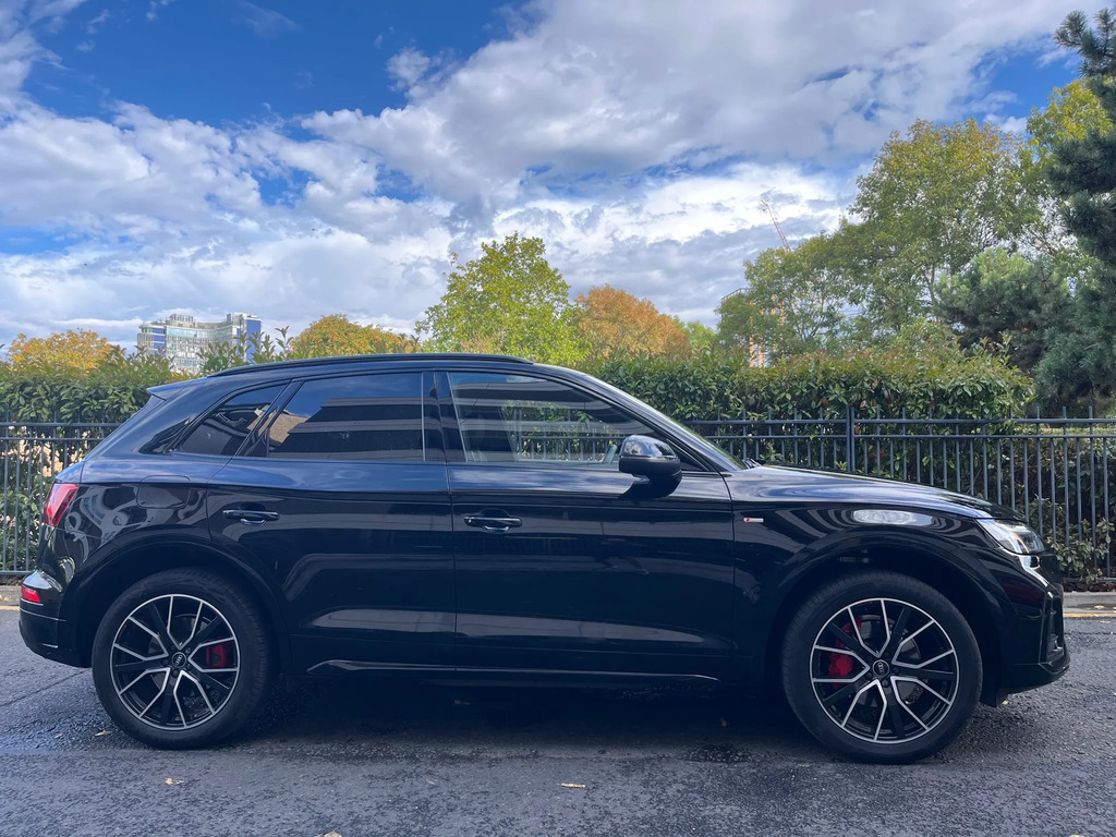 Audi Q5 2.0 Tdi 40 Edition 1 Suv S Tronic Quatt Black #5