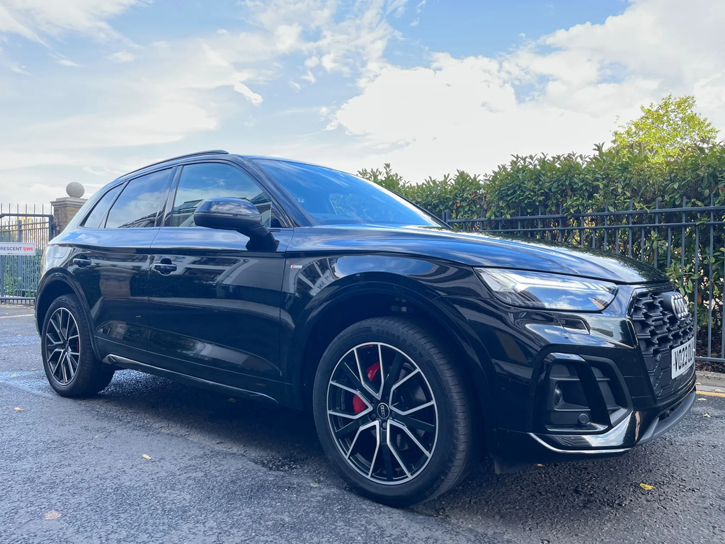 Audi Q5 2.0 Tdi 40 Edition 1 Suv S Tronic Quatt Black #2