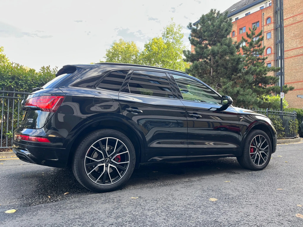 Audi Q5 2.0 Tdi 40 Edition 1 Suv S Tronic Quatt Black #6