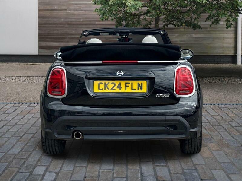 Mini Convertible 1.5 Cooper Exclusive Convertible Steptr CK24FLN Black #4