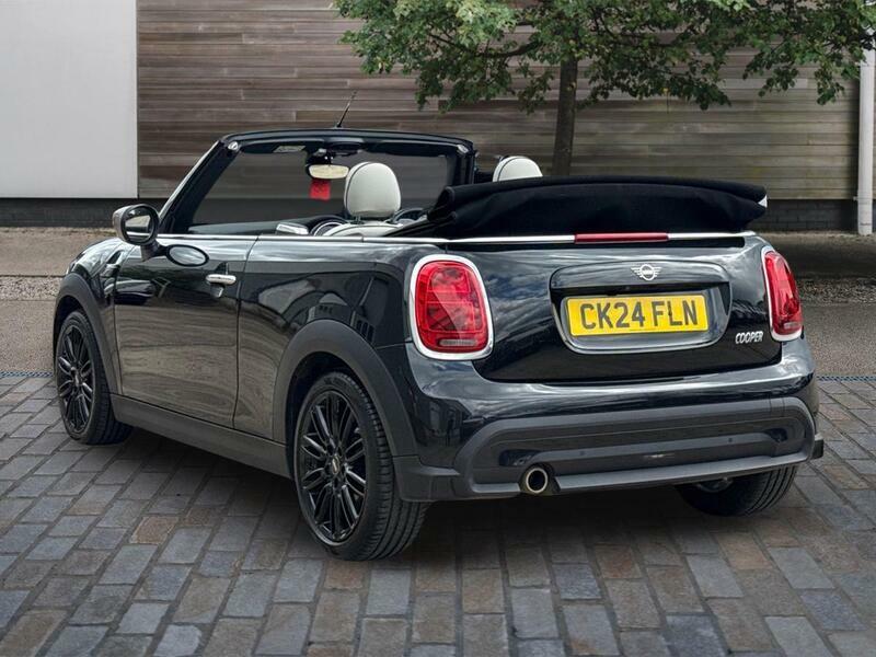 Mini Convertible 1.5 Cooper Exclusive Convertible Steptr CK24FLN Black #3