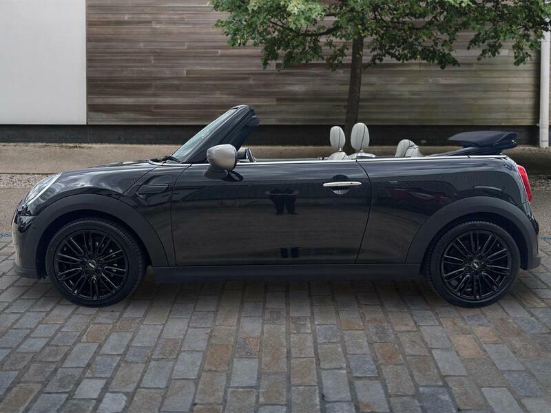 Mini Convertible 1.5 Cooper Exclusive Convertible Steptr CK24FLN Black #6