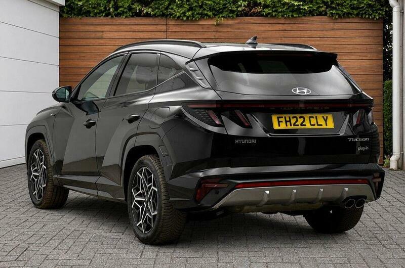Hyundai Tucson 1.6 T-gdi 13.8Kwh N Line S Suv Plug-in FH22CLY Black #2