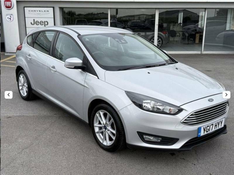 Ford Focus Zetec - 2017 17 YG17HYY Silver