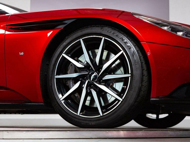 Aston Martin DB11 V12 Grey #26