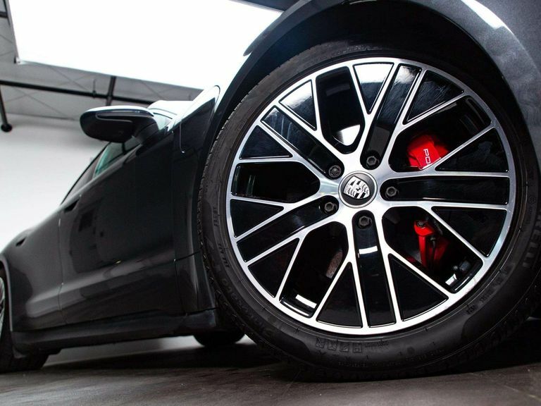 Porsche Taycan Performance Plus 93.4Kwh 4S Saloon Au Grey #4