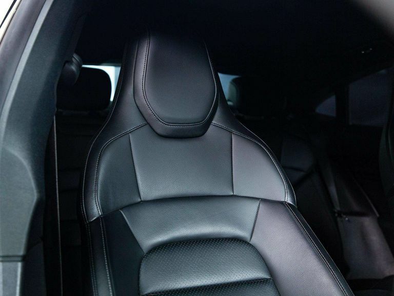 Porsche Taycan Performance Plus 93.4Kwh 4S Saloon Au Grey #5