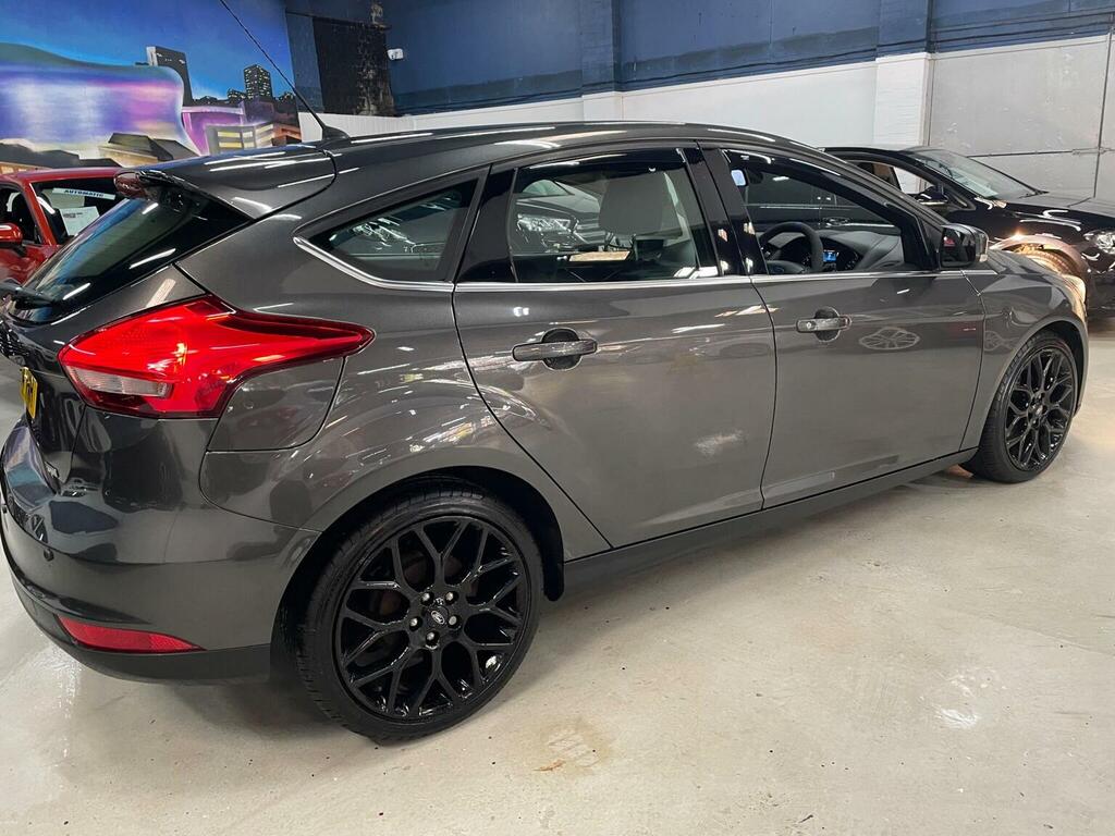 Ford Focus Hatchback 1.0T Ecoboost Zetec Euro 6 Ss 20 Grey #2