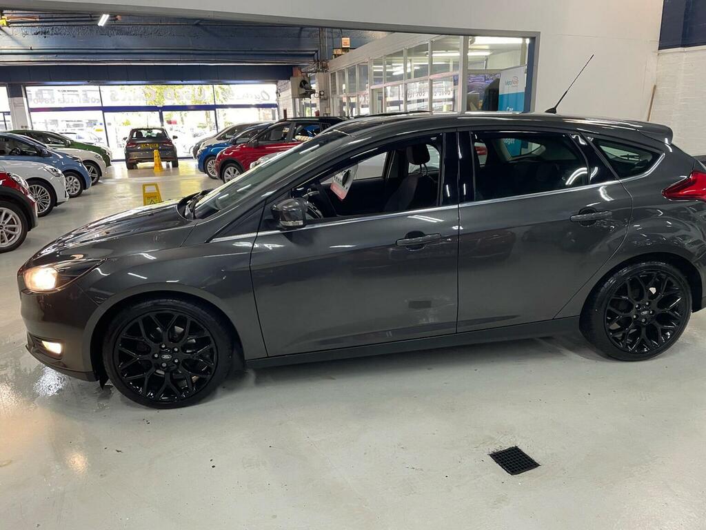 Ford Focus Hatchback 1.0T Ecoboost Zetec Euro 6 Ss 20 Grey #3