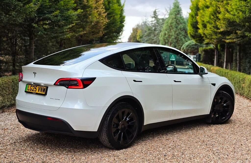 Tesla Model Y Suv Dual Motor Long Range 4Wde 202525 LG25VNW White #5
